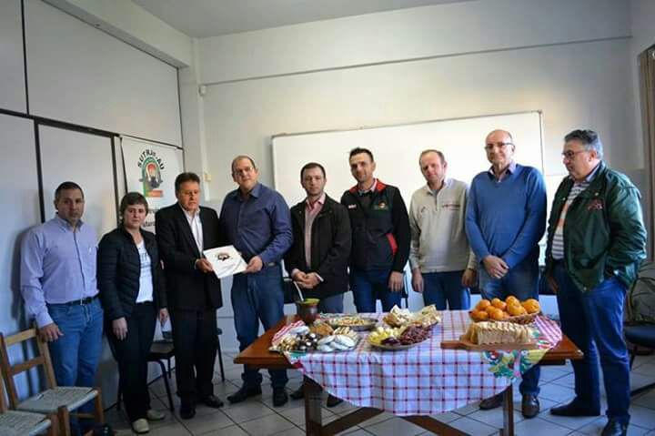Ir para  <p><big>O Secret&aacute;rio de Desenvolvimento Rural Pesca e Cooperativismo do Estado do Rio Grande do Sul, Tarc&iacute;sio Minetto, esteve no Sindicato dos Trabalhadores na Agricultura Familiar do Alto Uruguai SUTRAF-AU na...